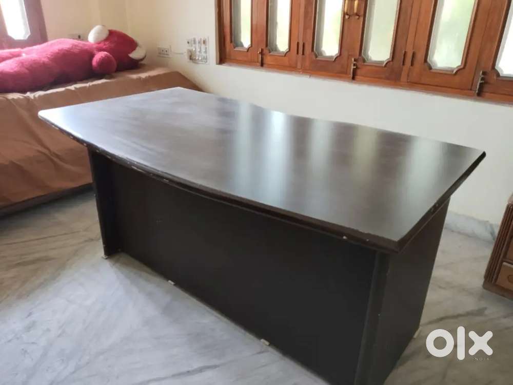 Office table