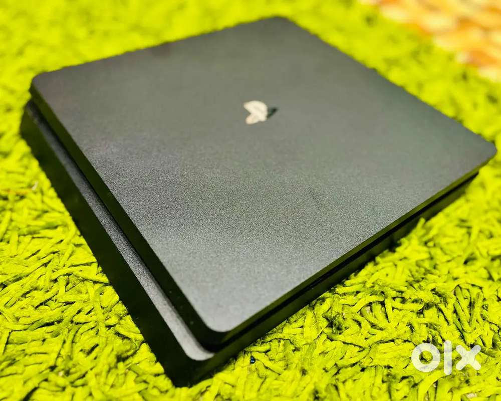 PS4 slim 1TB with games