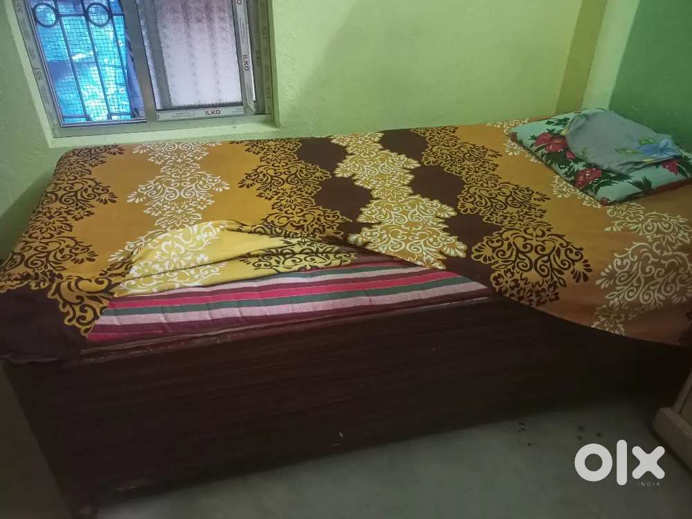 Divine single bed with 9 ins box