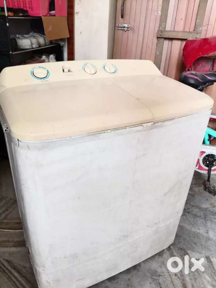 Semi automatic Godrej washing machine
