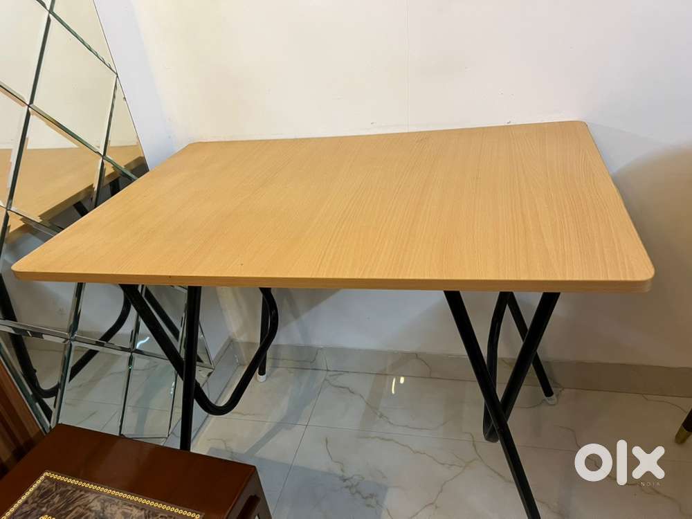 Foldable Table