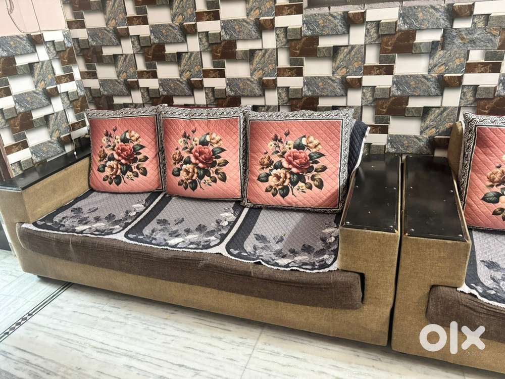 5 seater sofa for sell