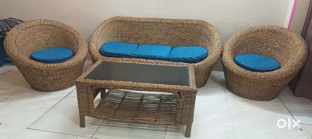 Sofa set with table