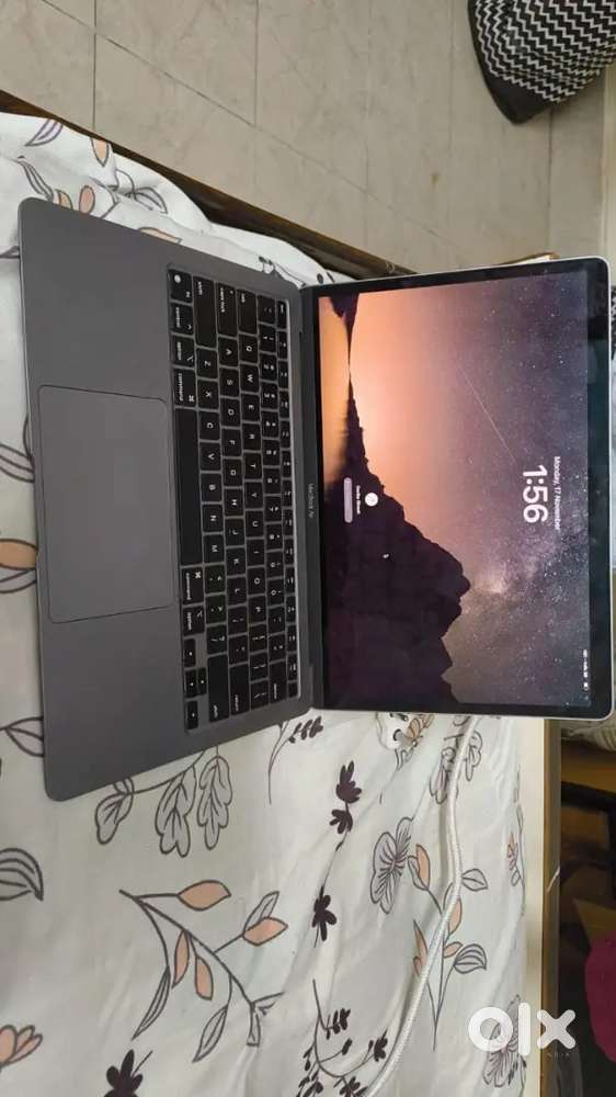 Macbook Air M1 256 GB Mint Condition
