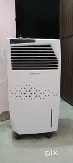 Bajaj Desert Room A.C cooler 36 litres with honeycomb air padds..