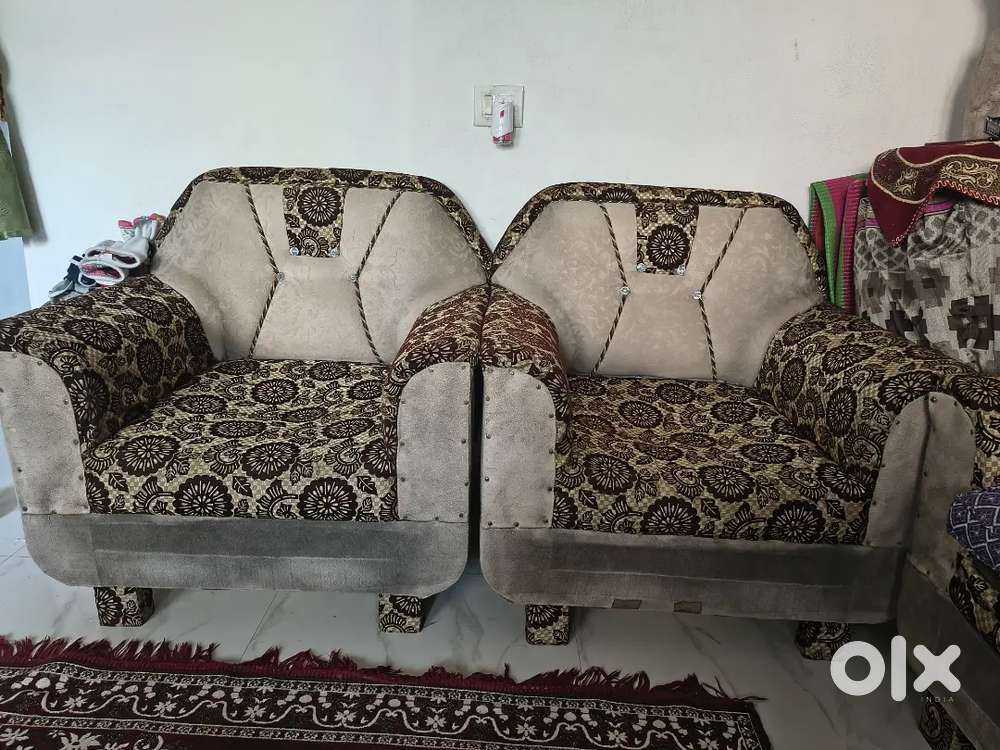 Old sofa set