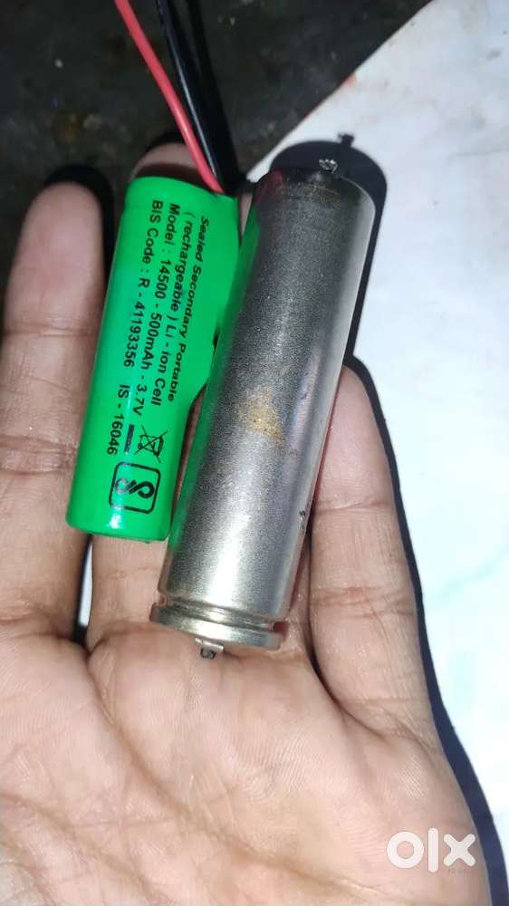 2 Lithium batteries 3.7 volt