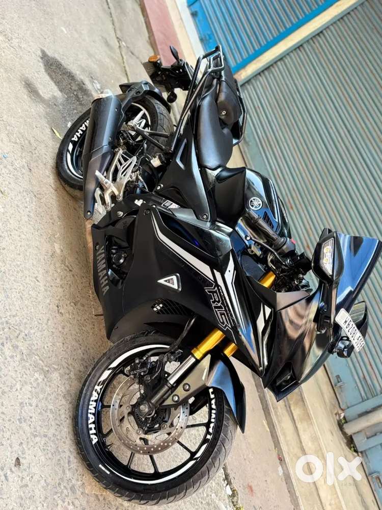 R15 V4 m  cash purchase super mint condition