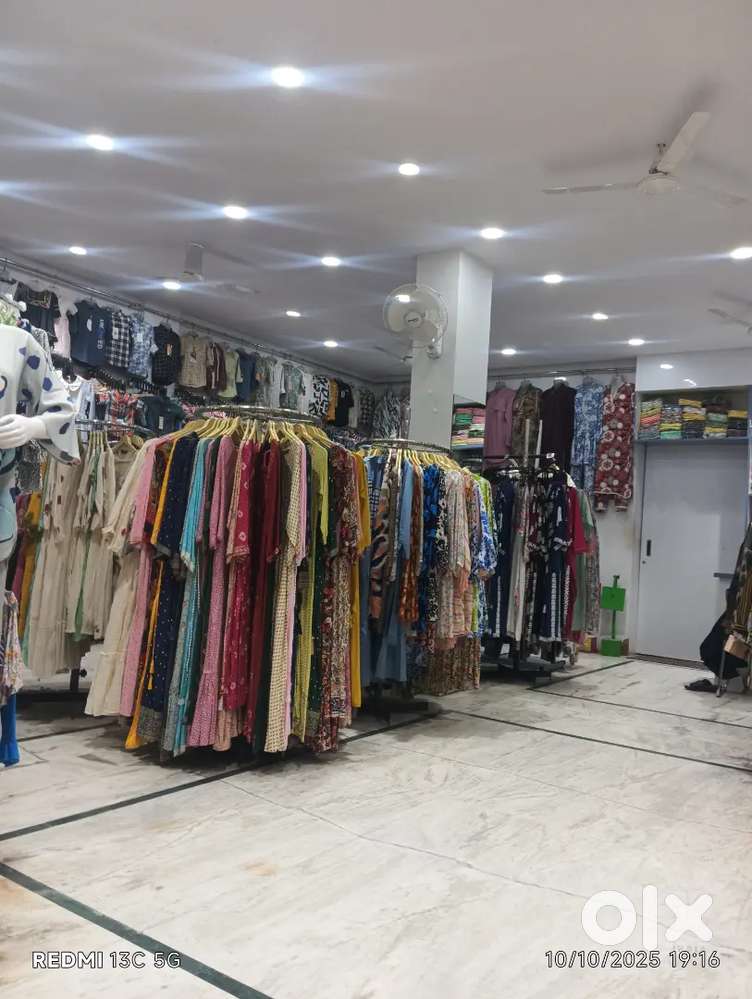 Sales girl for clothes shop
