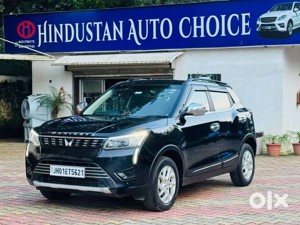 Mahindra XUV300 W8, 2022, Petrol