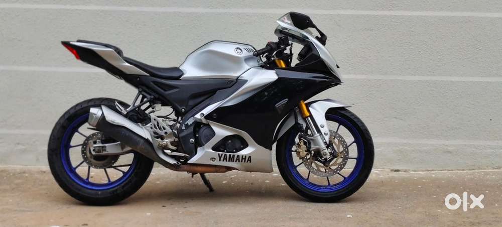 Yamaha R15 V4M