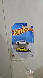 HOTWHEELS 17 Acura NXS and Aston Martin Vantage GTE