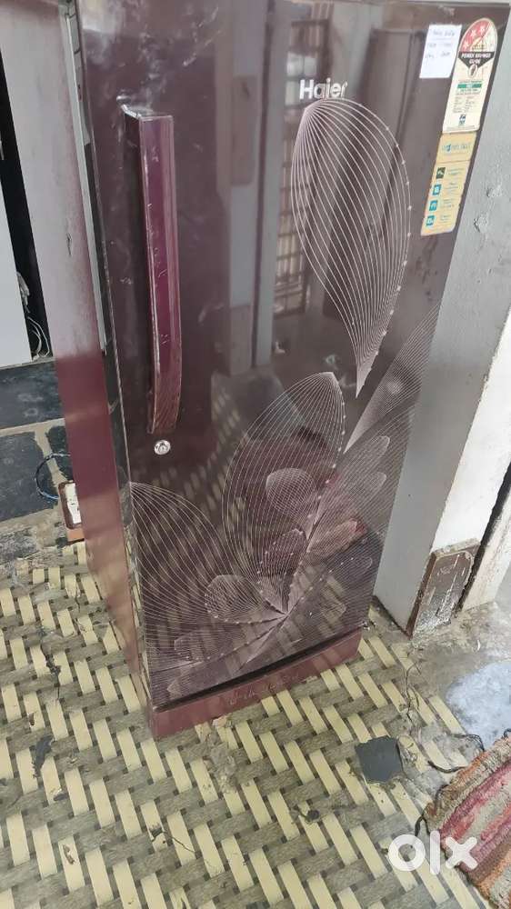 second hand used fridzes available in good working condition.