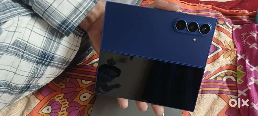 Samsung z fold 7 (4 months)