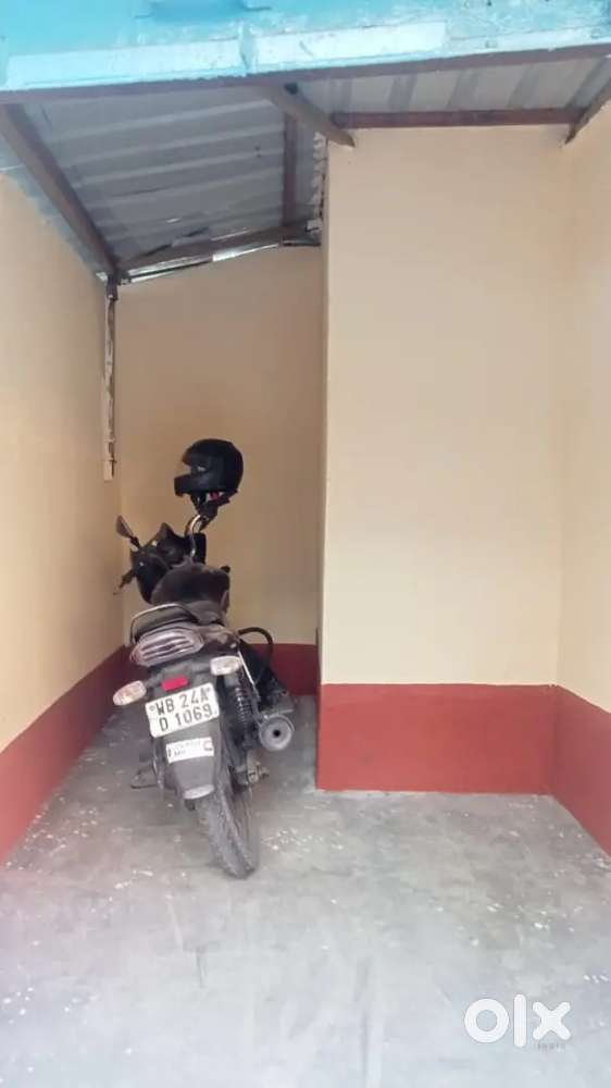 Garage room available