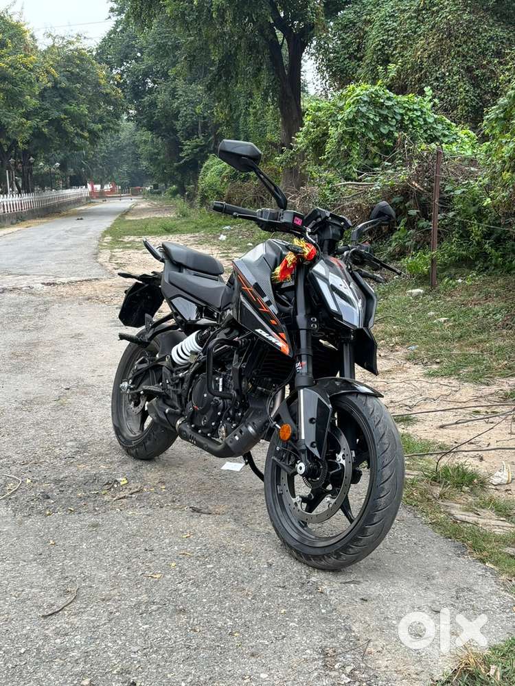 Duke 250 brand new just 400km driven on miter