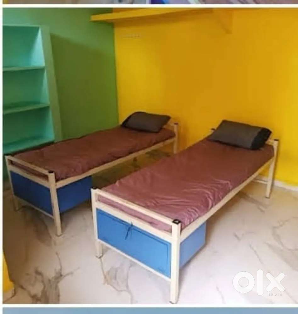 30 rooms 100 members running ladies Hostel sale in Gachibowli kajaguda
