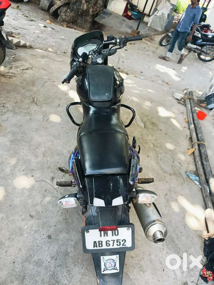 Pulsar 220