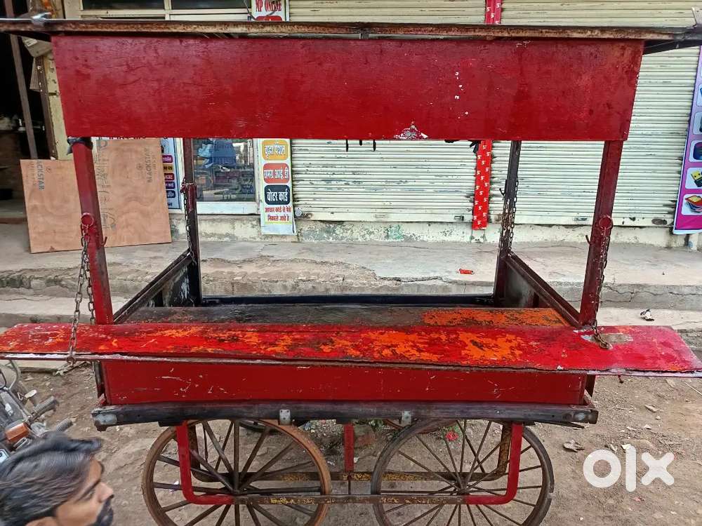 Pavbhaji stol pr selling ke liye grils boys