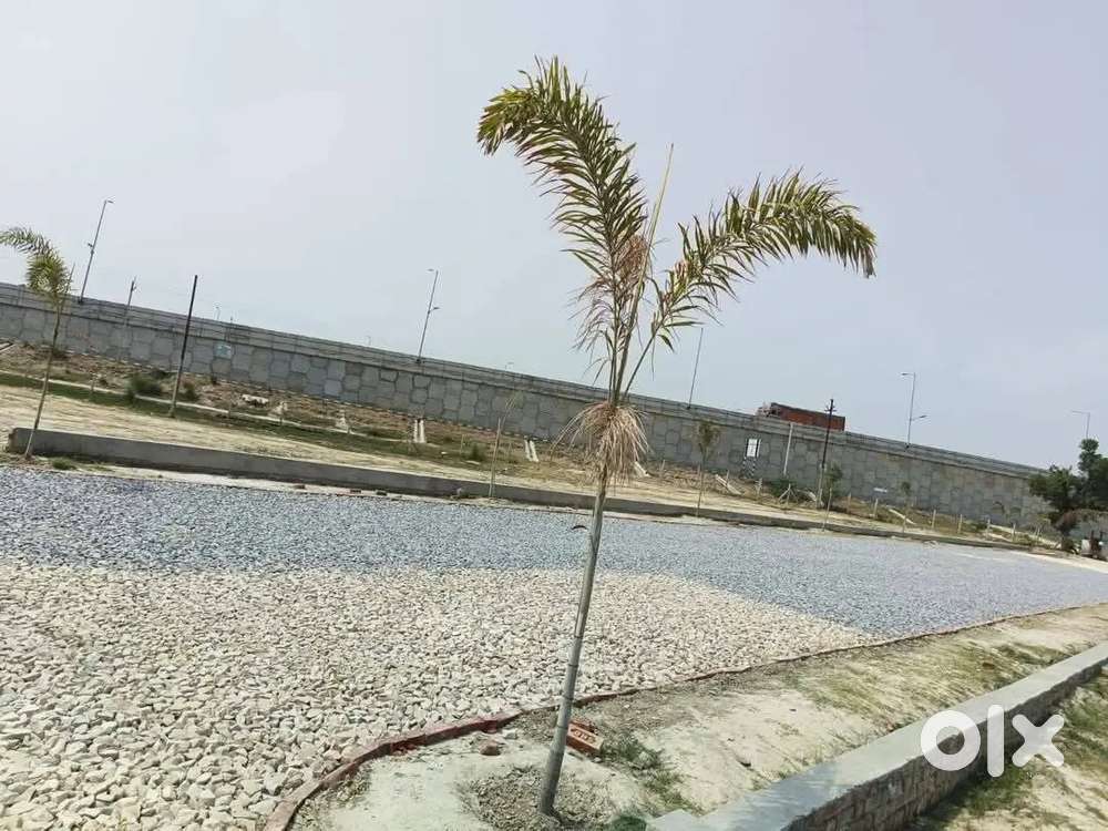 वाराणसी हाईवे पर प्लांट ले सरकारी योजनाओं से नजदीक बैंक लोन सुविधा