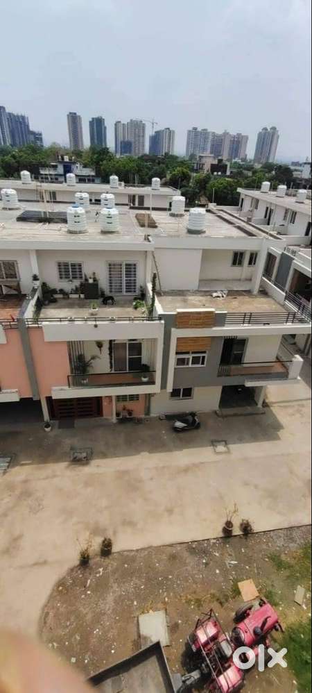 1650sqft 3bhk duplex villa in noida extension