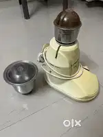 Mixer for sale with 2 Jars