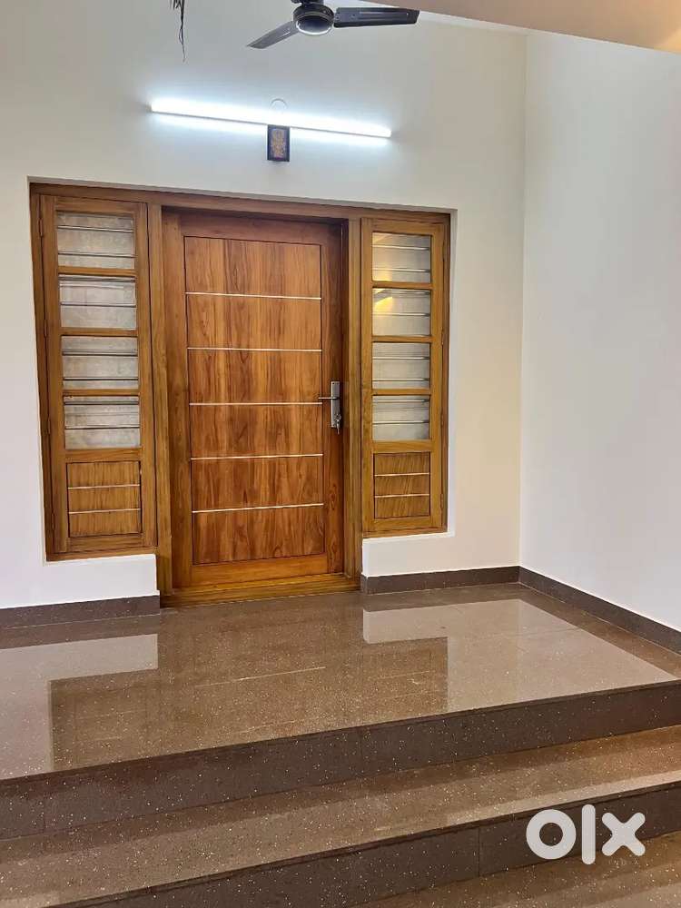 (  3 bhk Ground floor )  house thripunithura Rent 15 k