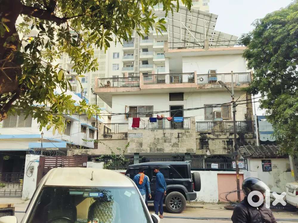 Girls Hostel in Aliganj