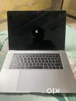 Macbook i7 with touchbar