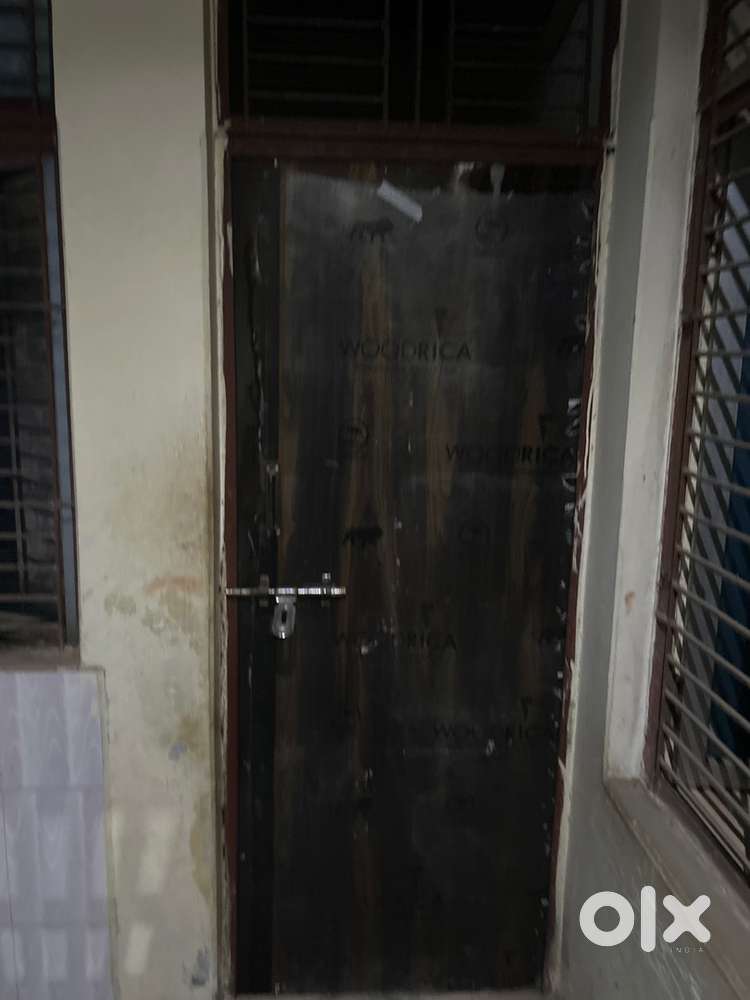 Good parking space and large spacious rooms and big balconies