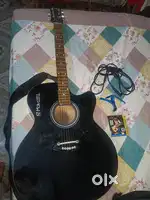 Guitar selling with all asseris