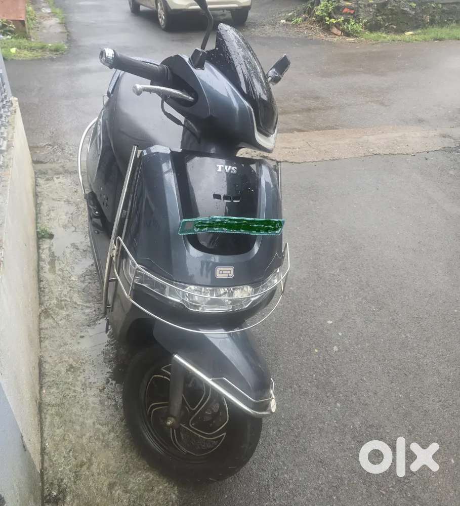 20222 model tvs iqube