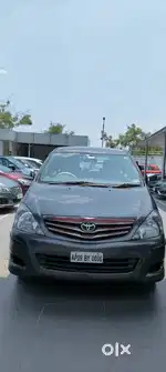 Toyota Innova 2.5 V 7 STR, 2009, Diesel