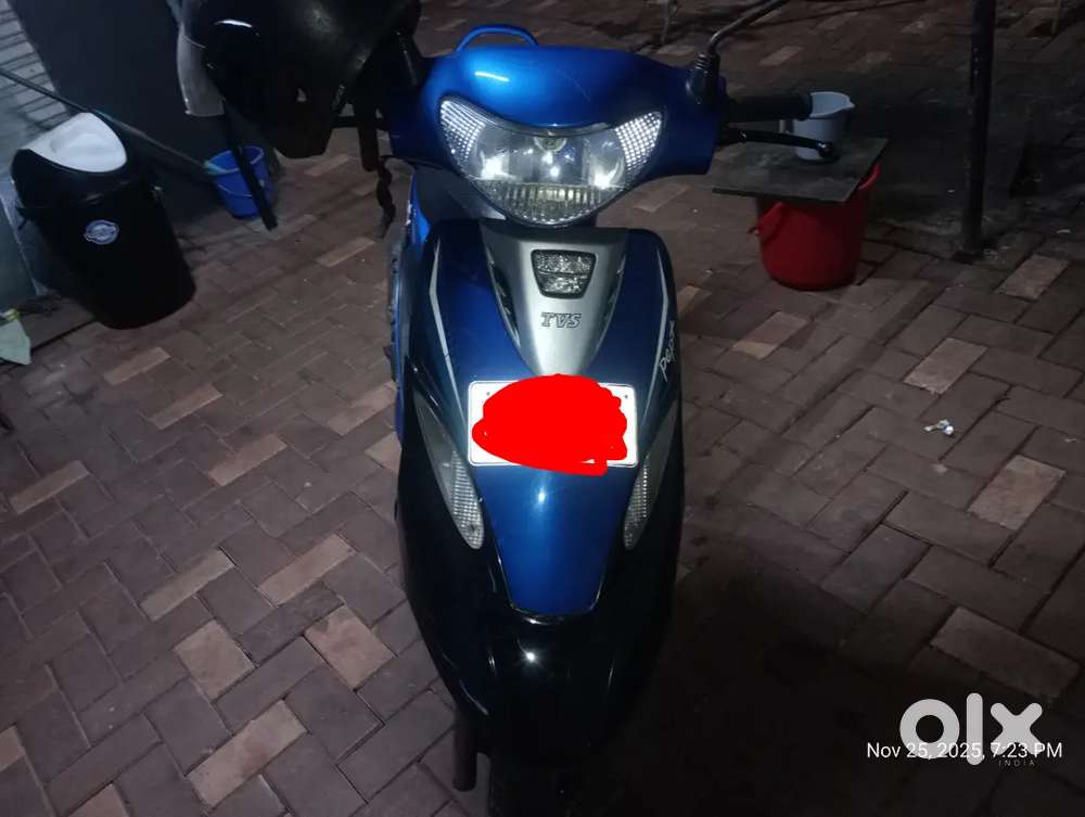 Good and neet  vechile.  Two tayer new battery new no accident