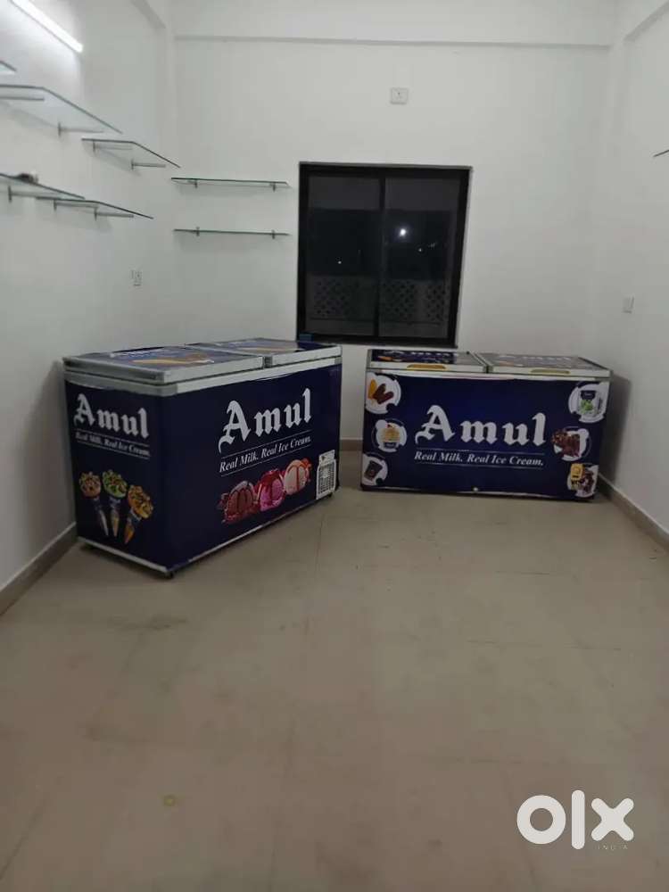 3 refrigerator  che 2 Top door and 1 front door