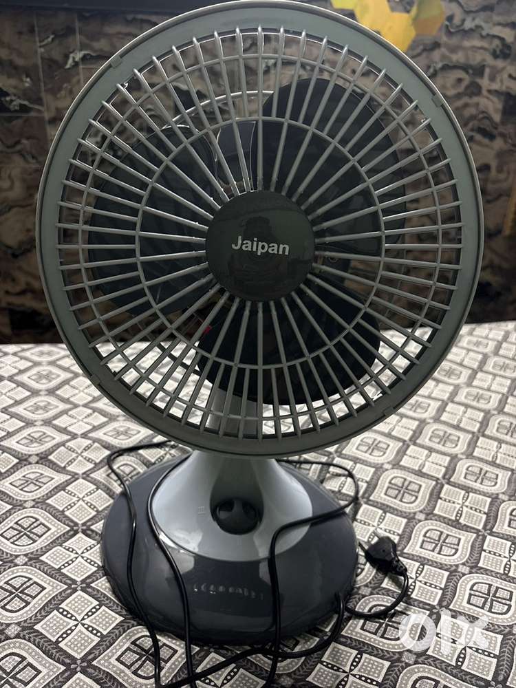 Table fan.             .