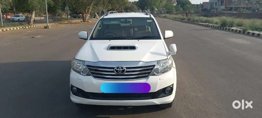 Toyota Fortuner Legender 2014 Diesel 94000 Km Driven
