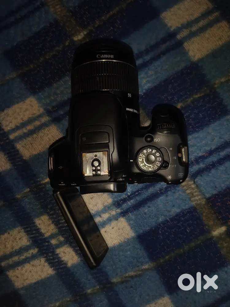 Canon d700 camera new condition new battery & bag