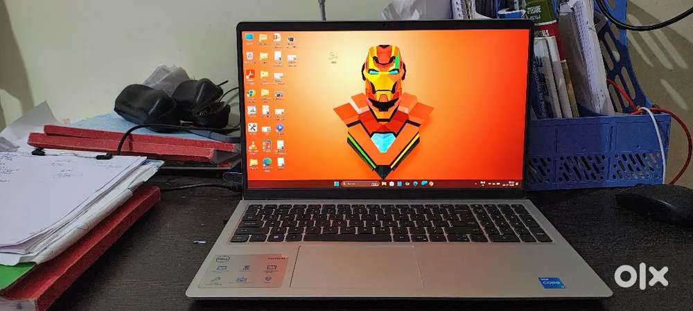 Dell INSPIRON 15 LAPTOP 3520 15.5 INCH DISPLAY 1 YEAR OLD