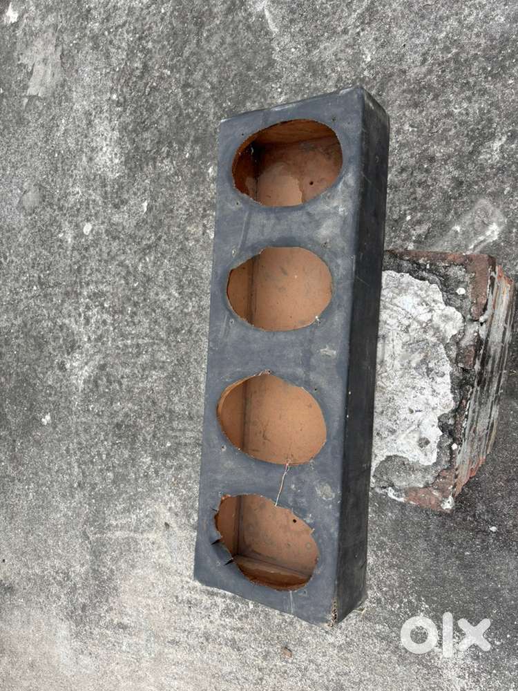 4 speaker box