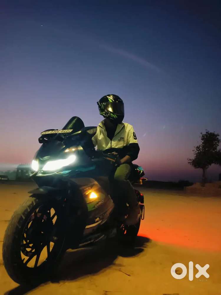 R15 V3 mint condition