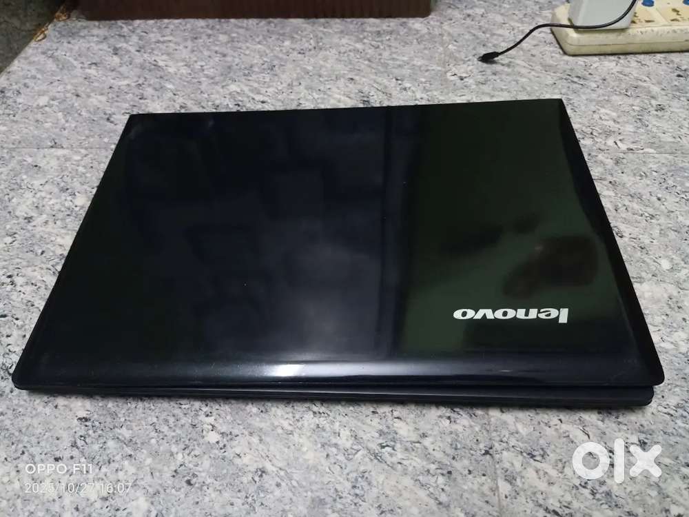 Lenovo G50_80 i5 5th gen 8gb 1tb 15.6 display (one side inches broken