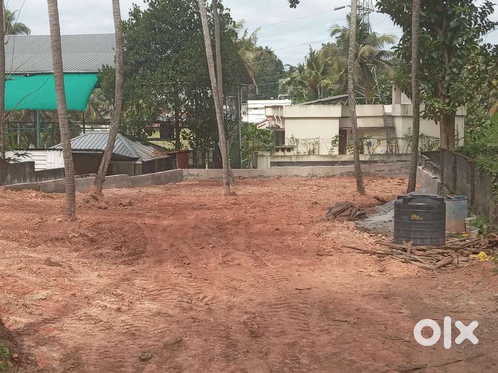 Plot near pongumoodu 6 cent 14 lakhs