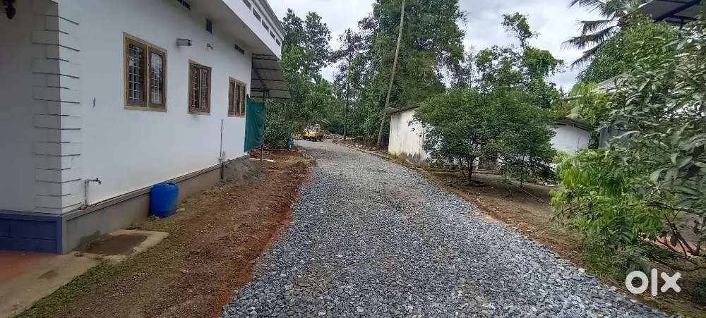 ANGAMALY TOWN 5,7, 10 CENT PLOTS AVAILABLE