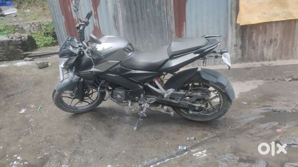 Bajaj pulsa NS