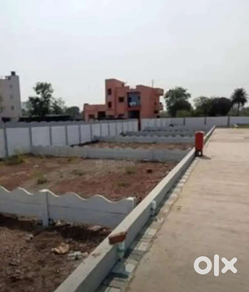 Lucknow में तुरंत कब्जा ke sath plot