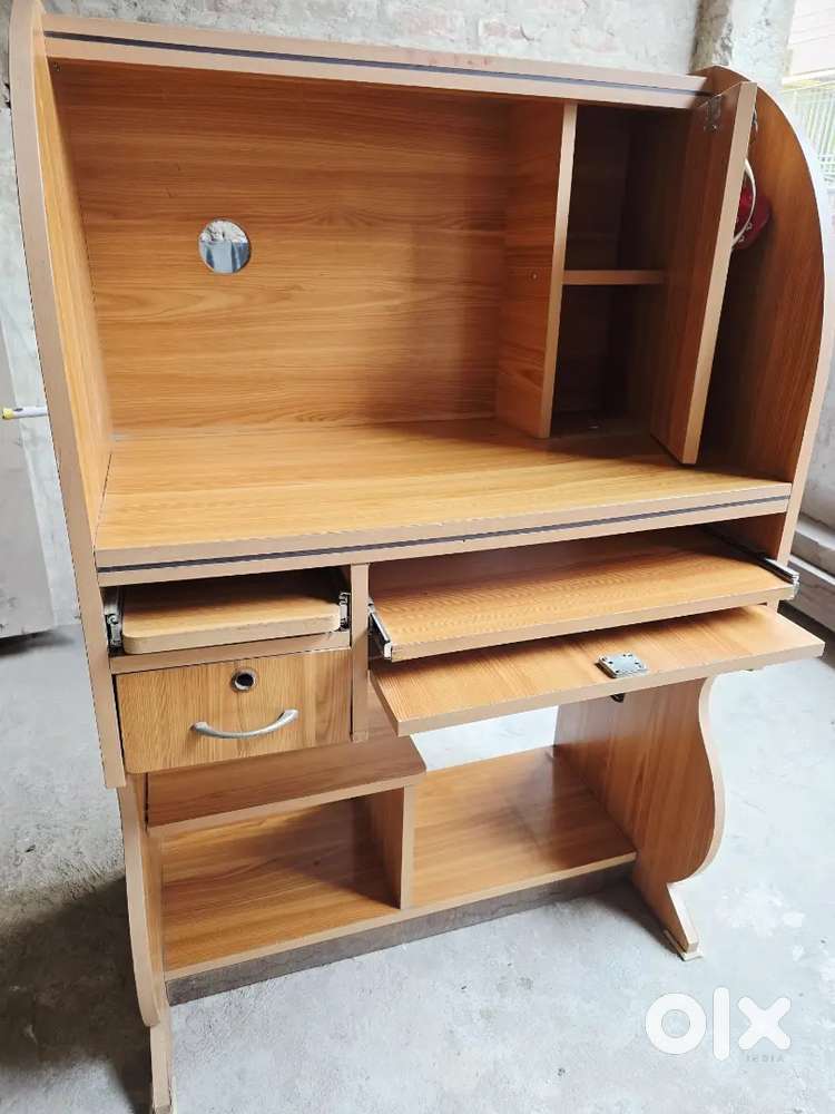 Computer/Laptop Desk