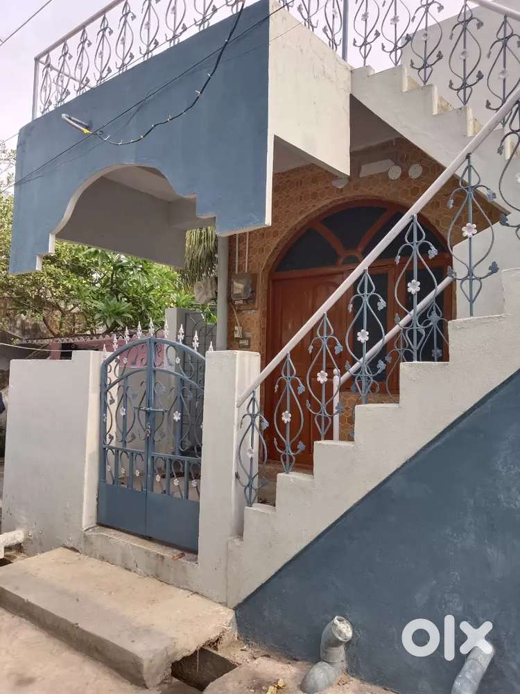 10'Road narth, 20'Road south