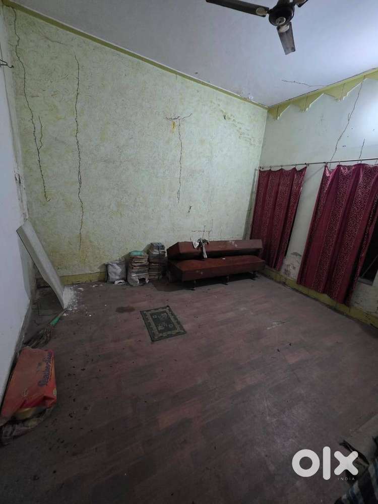 2 SHOP AREA 150 SQFT IN HOUSE NEAR BANK OF BARODA NAKKHAS