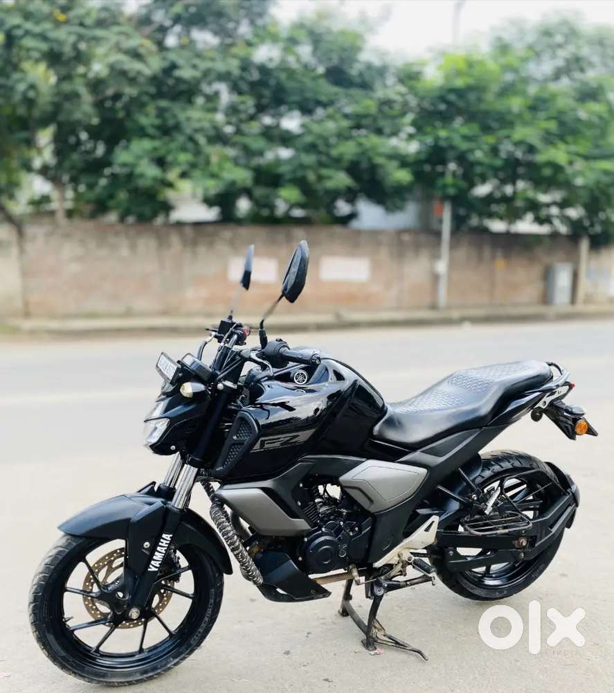 YAMAHA FZS V3 (15000 ડાઉન પેમેન્ટ ભરી અને લઈ જાવ 2023 એન્ડિંગ મોડલ
